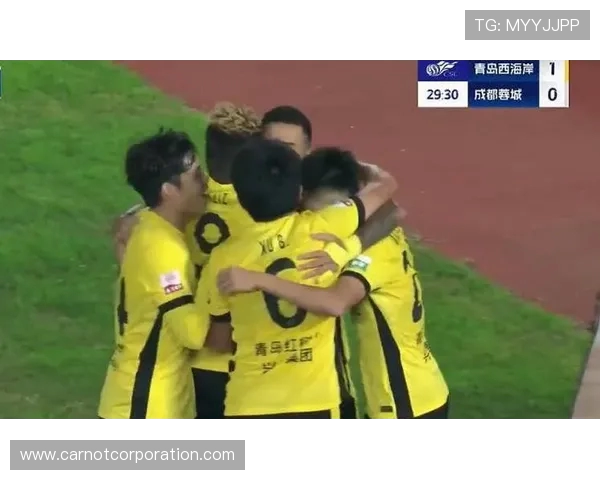 德尔加多失误致丢球 戴维森破门助西海岸半场领先成都